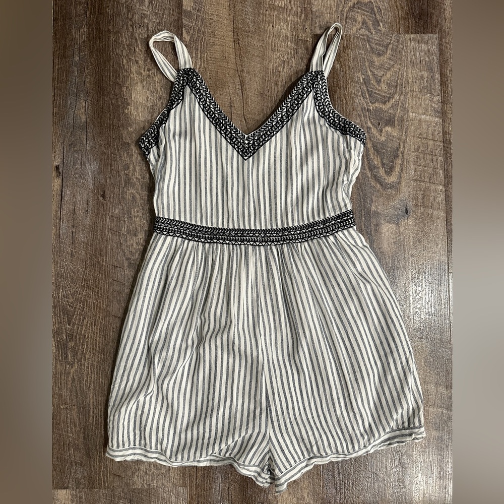 Japna blue and white romper with embroidered design. Size large